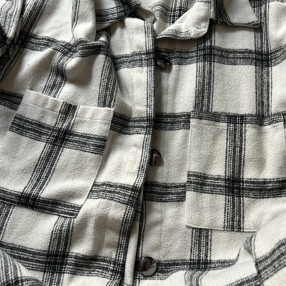 Plaid shacket - Picture 3 of 3